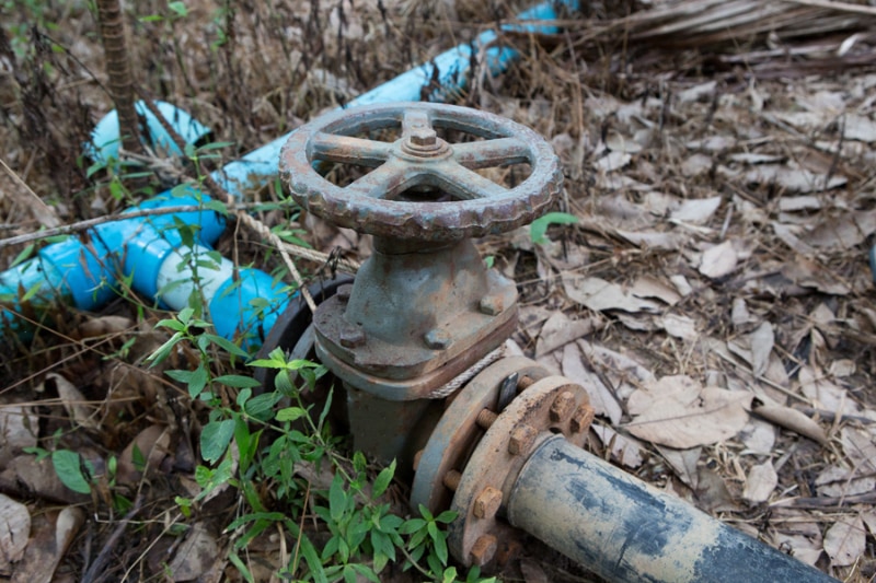 The water valve on the pipe in farm